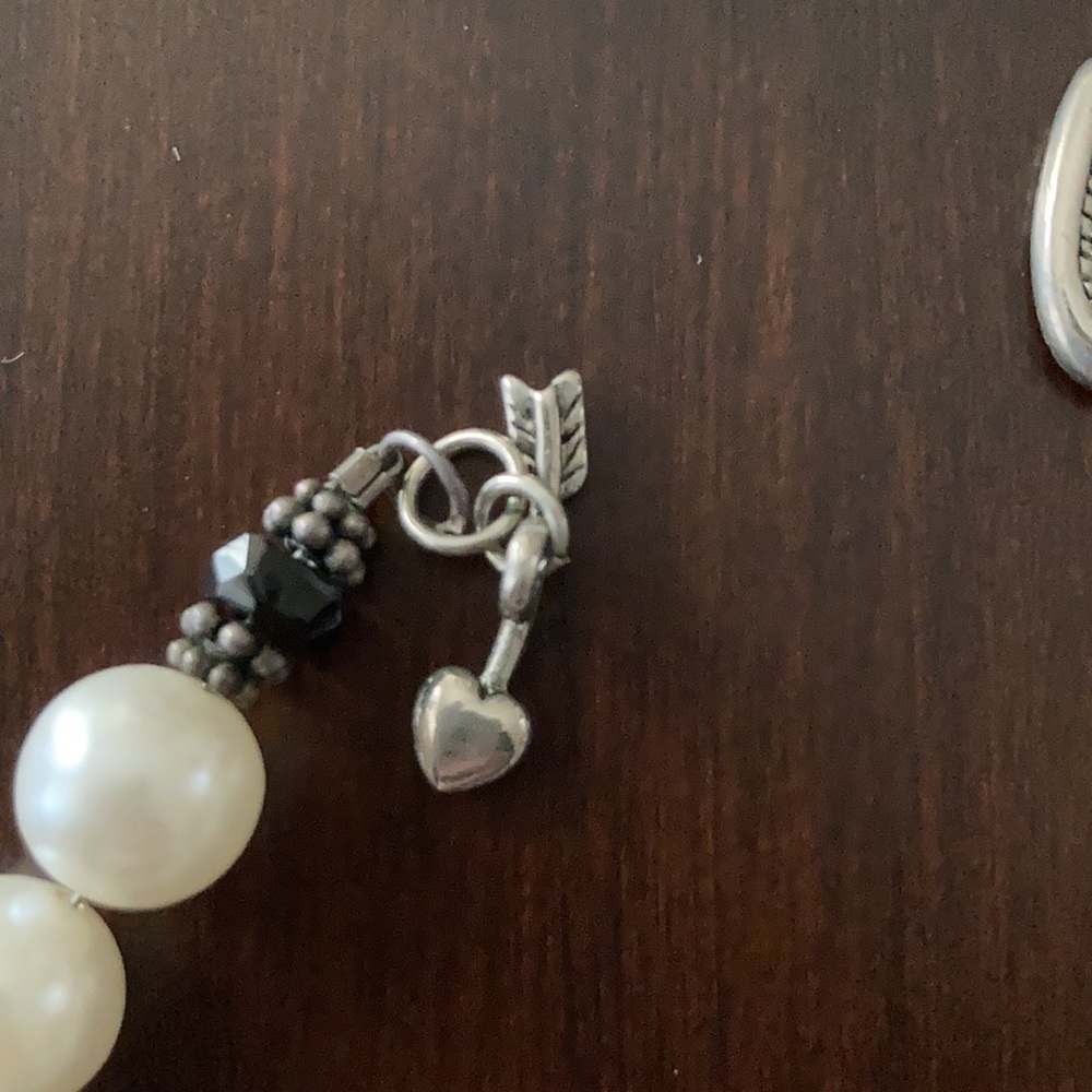 EUC! Beautiful boutique custom pearl & bead necklace & bracelet set. - Picture 8 of 12
